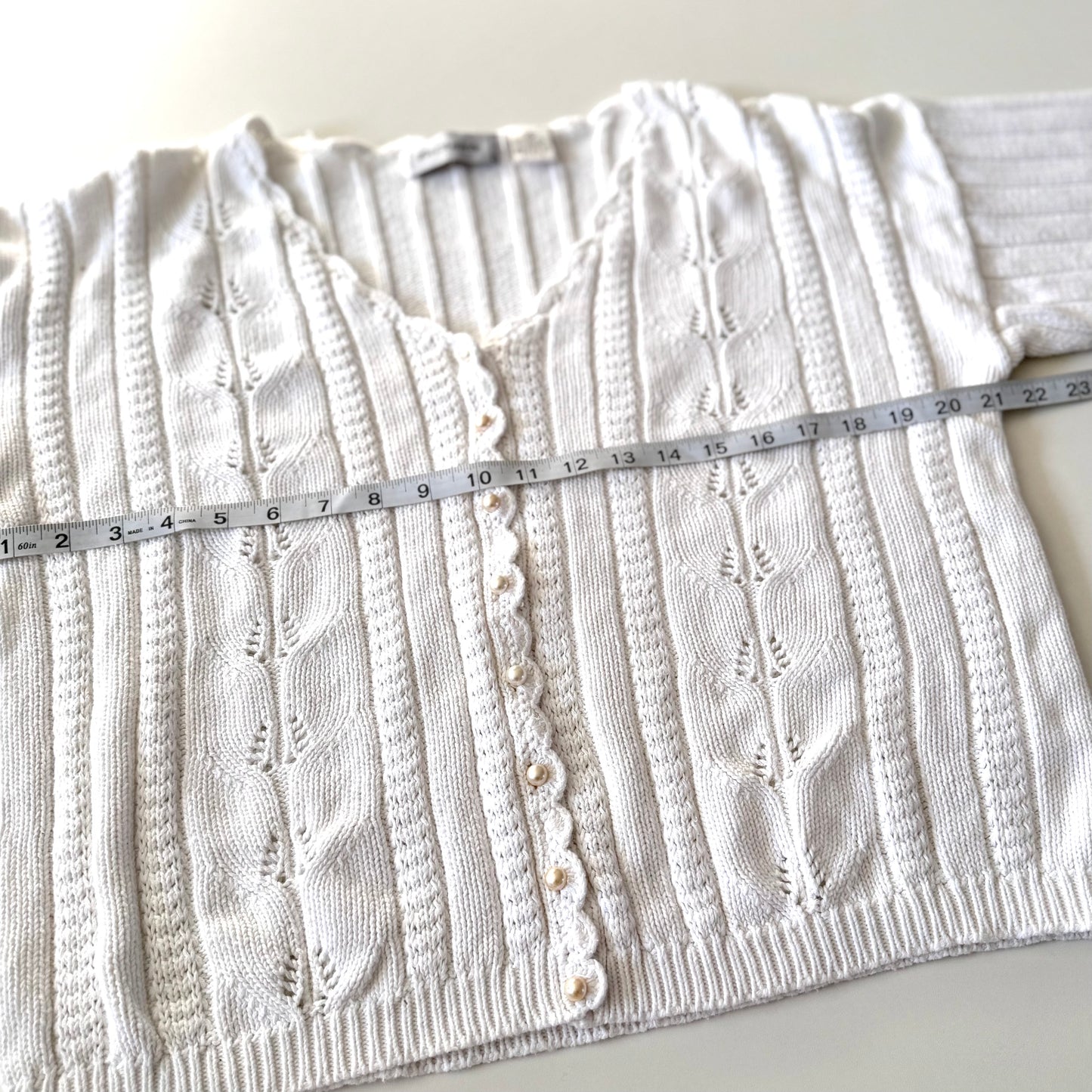 Vintage En Chante, White Cardigan