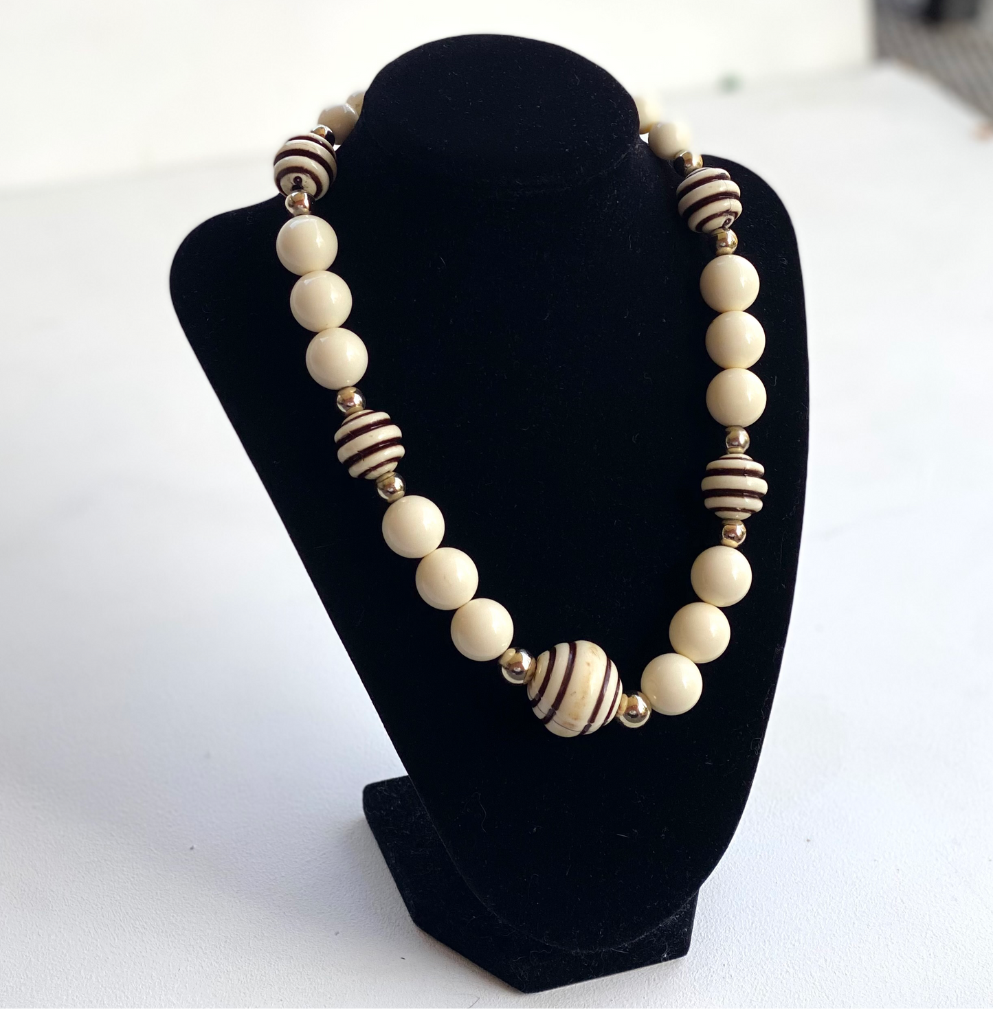 Neutral Chunky Beaded Vintage Necklace