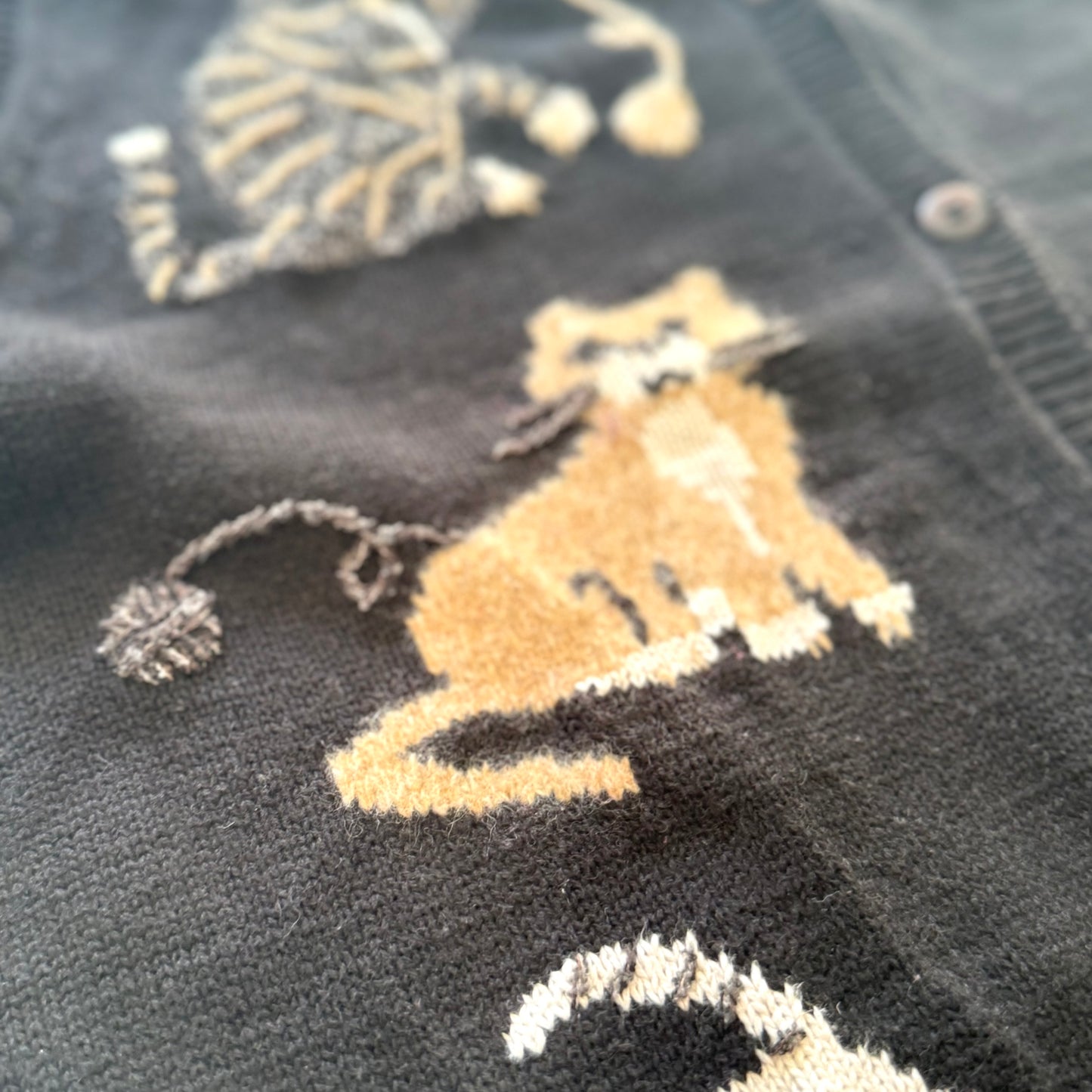 Vintage Tabi International, Cat Vest