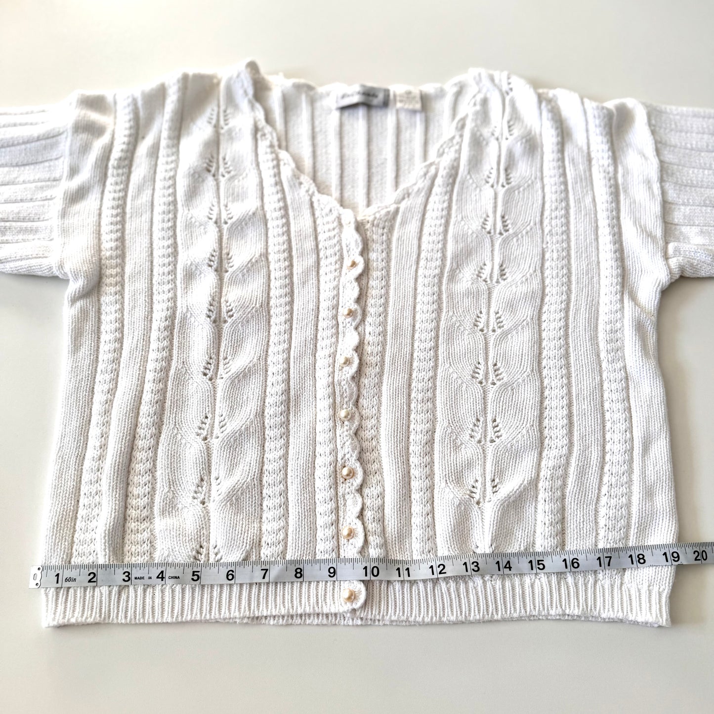 Vintage En Chante, White Cardigan