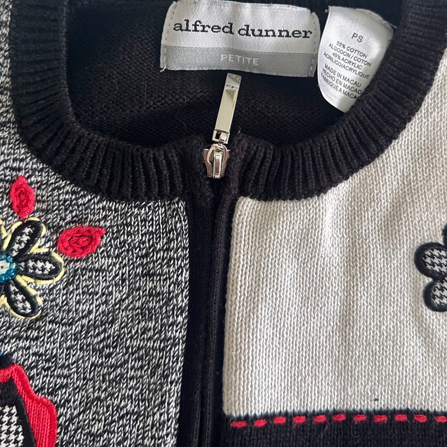 Secondhand Alfred Dunner Petite Shoe & Bag Patchwork Cardigan Sweater