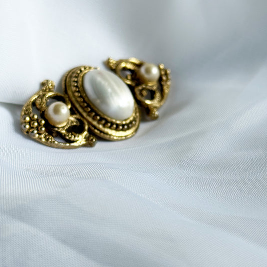 Vintage 1980's Gold Tone & Faux Pearl Brooch