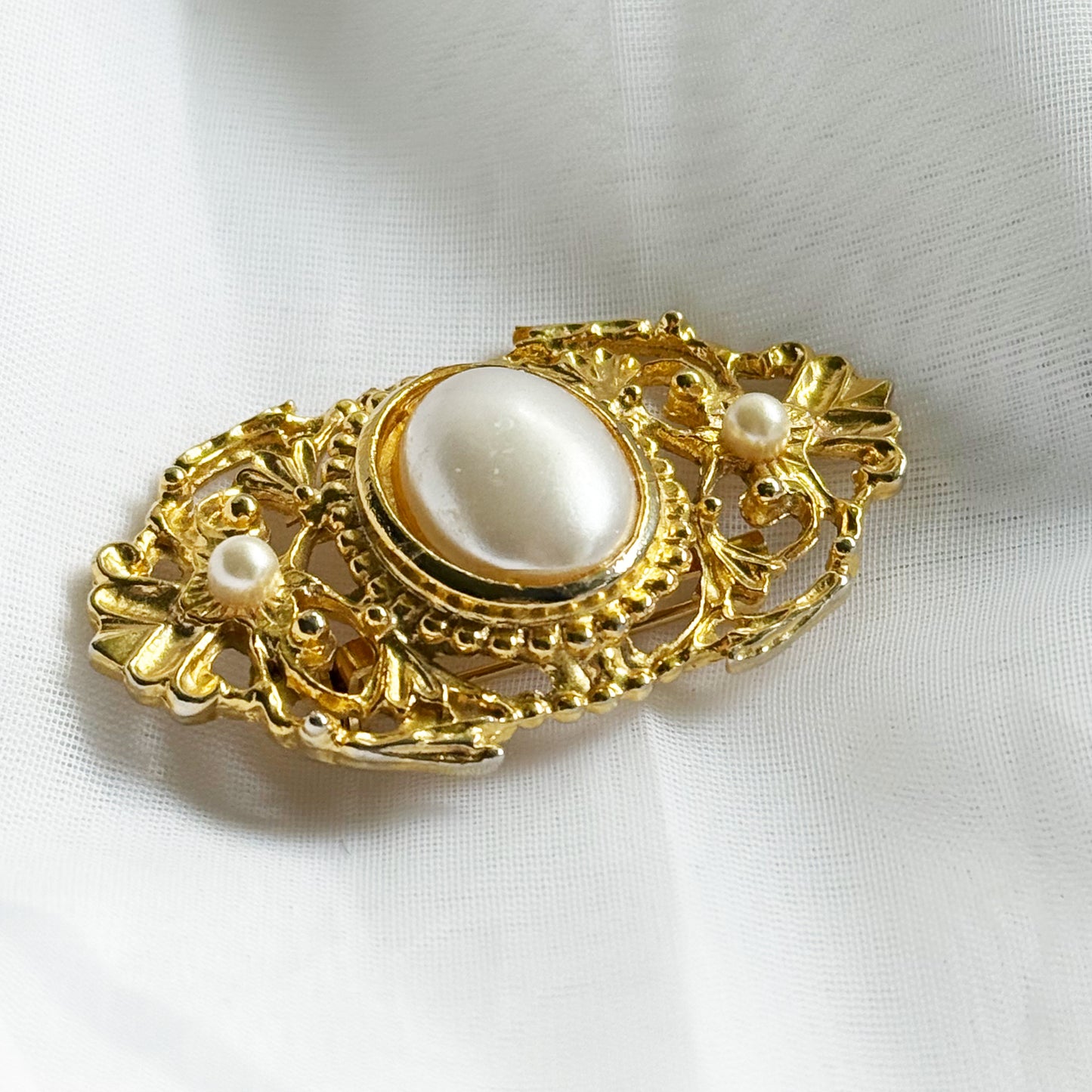 Secondhand Filagree Style Gold Tone & Pearl Brooch