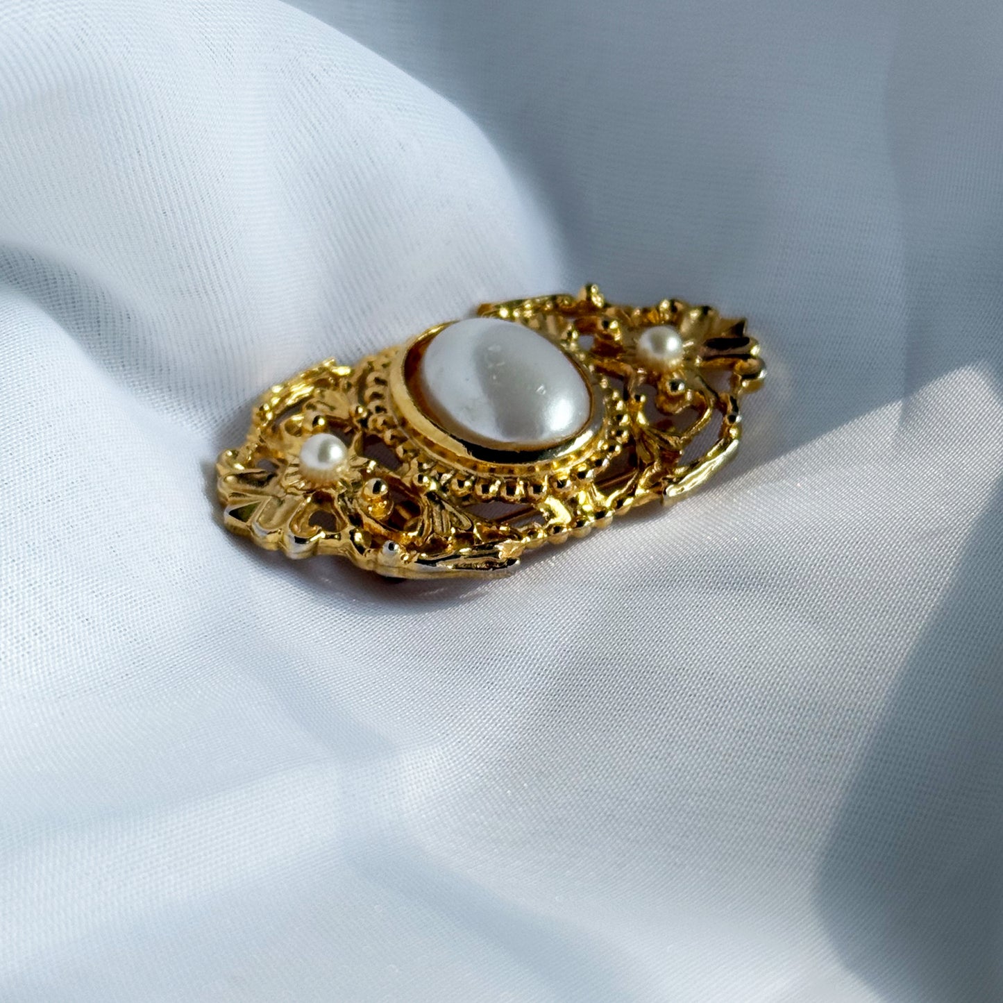 Secondhand Filagree Style Gold Tone & Pearl Brooch