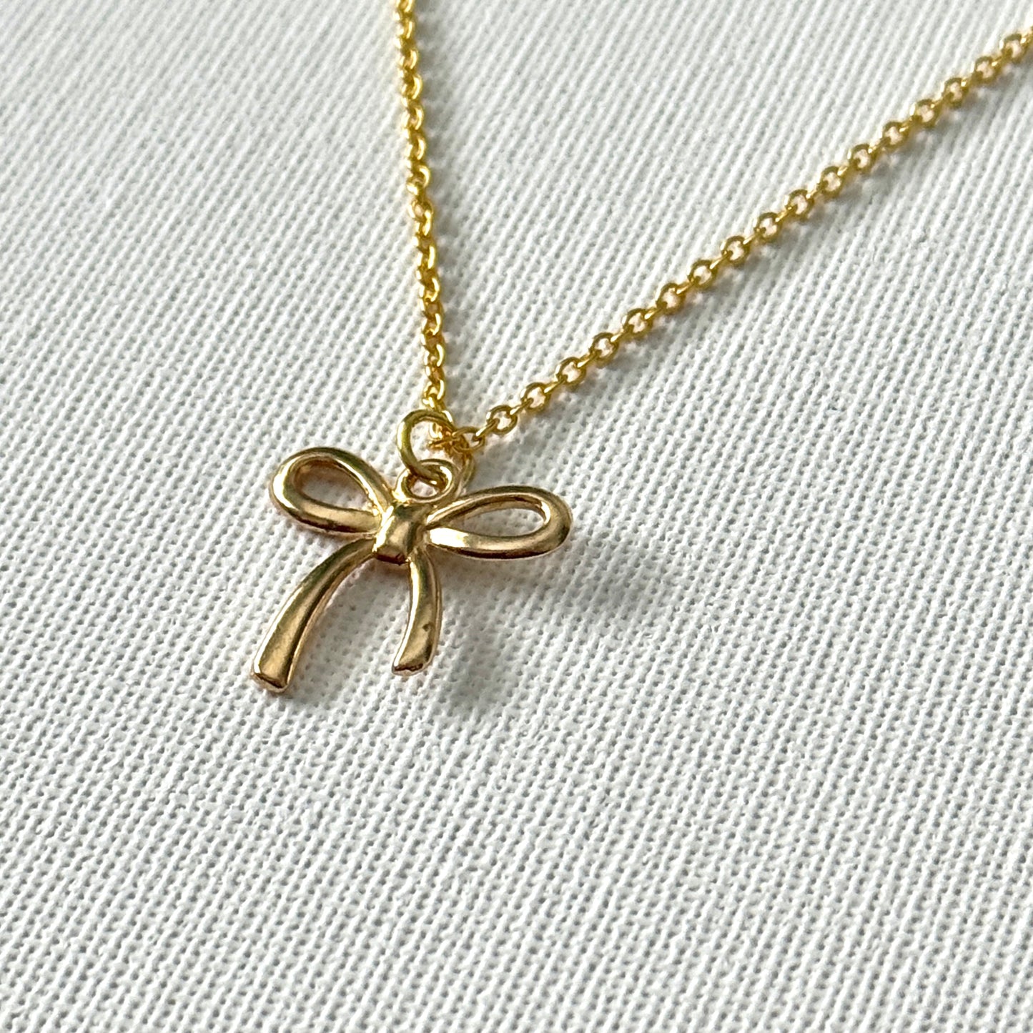 Bow Necklace