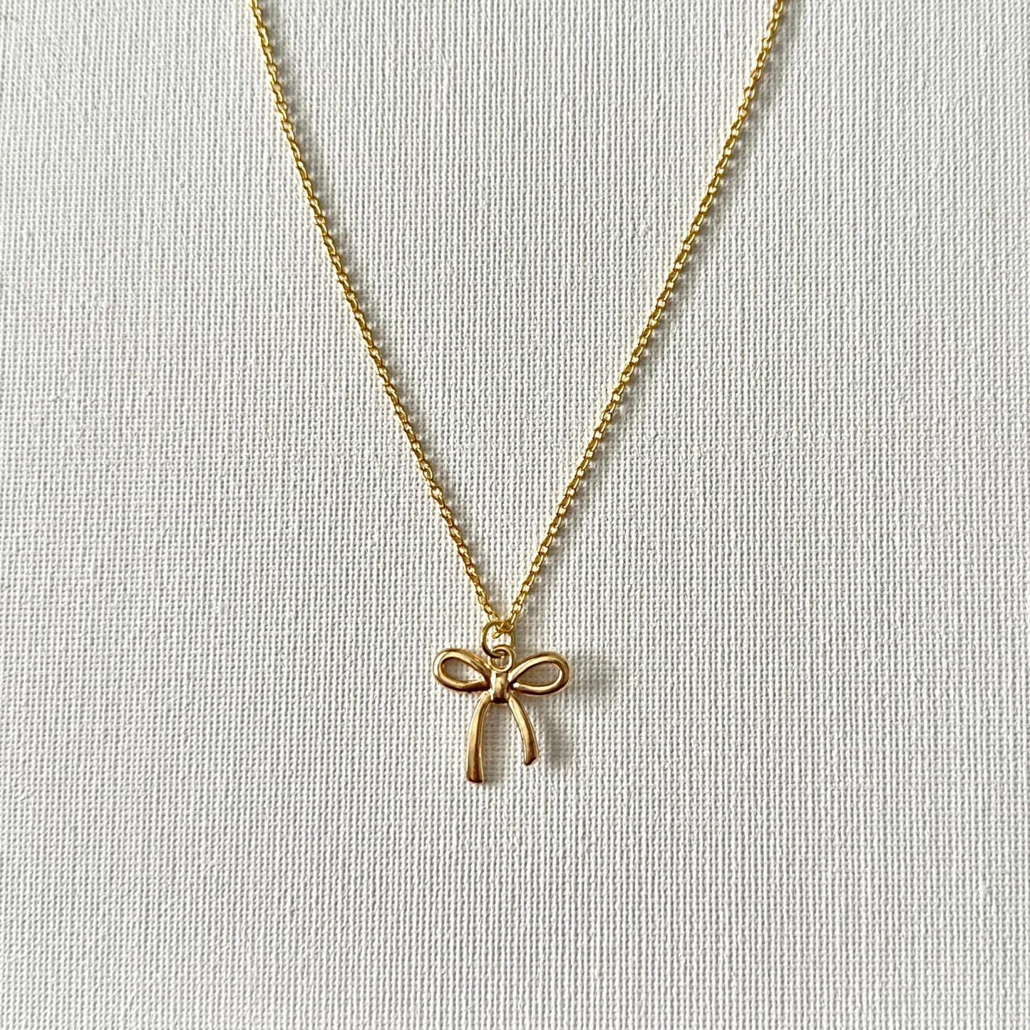 Bow Necklace