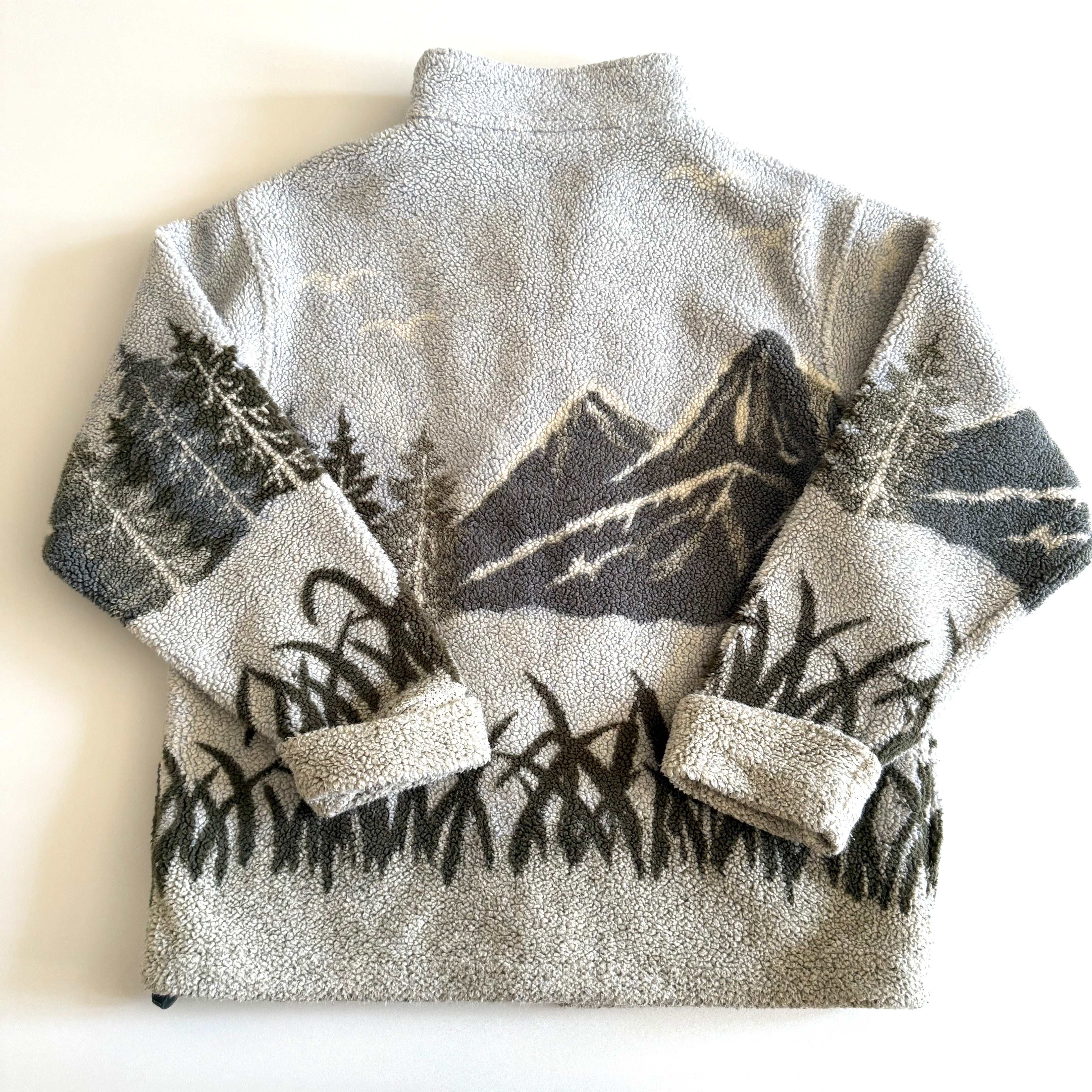 Secondhand Northern Reflections, Fleece Sweater – TheBoyfriendsCloset