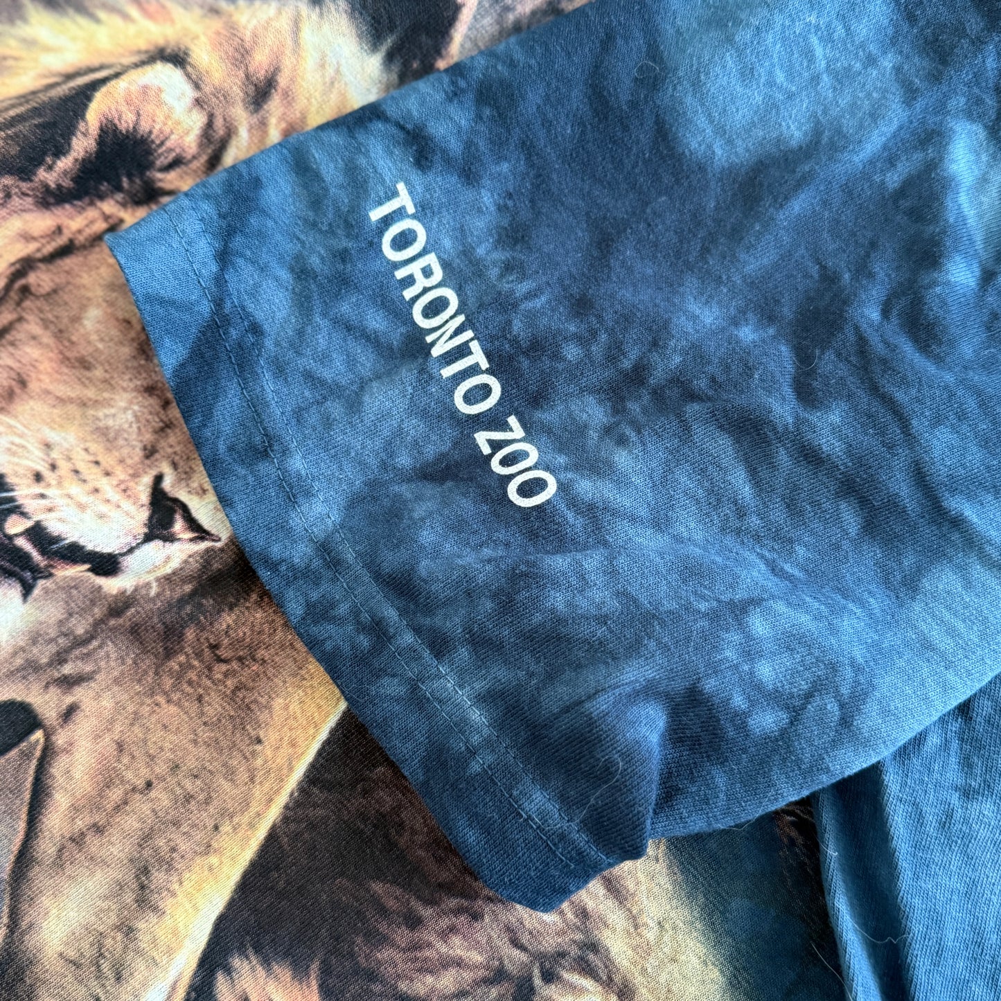 Secondhand The Mountain, Toronto Zoo Lion T-Shirt